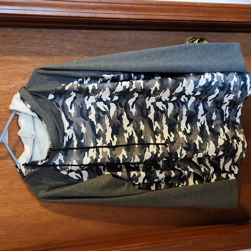 Camo with grey sleeves hoodie